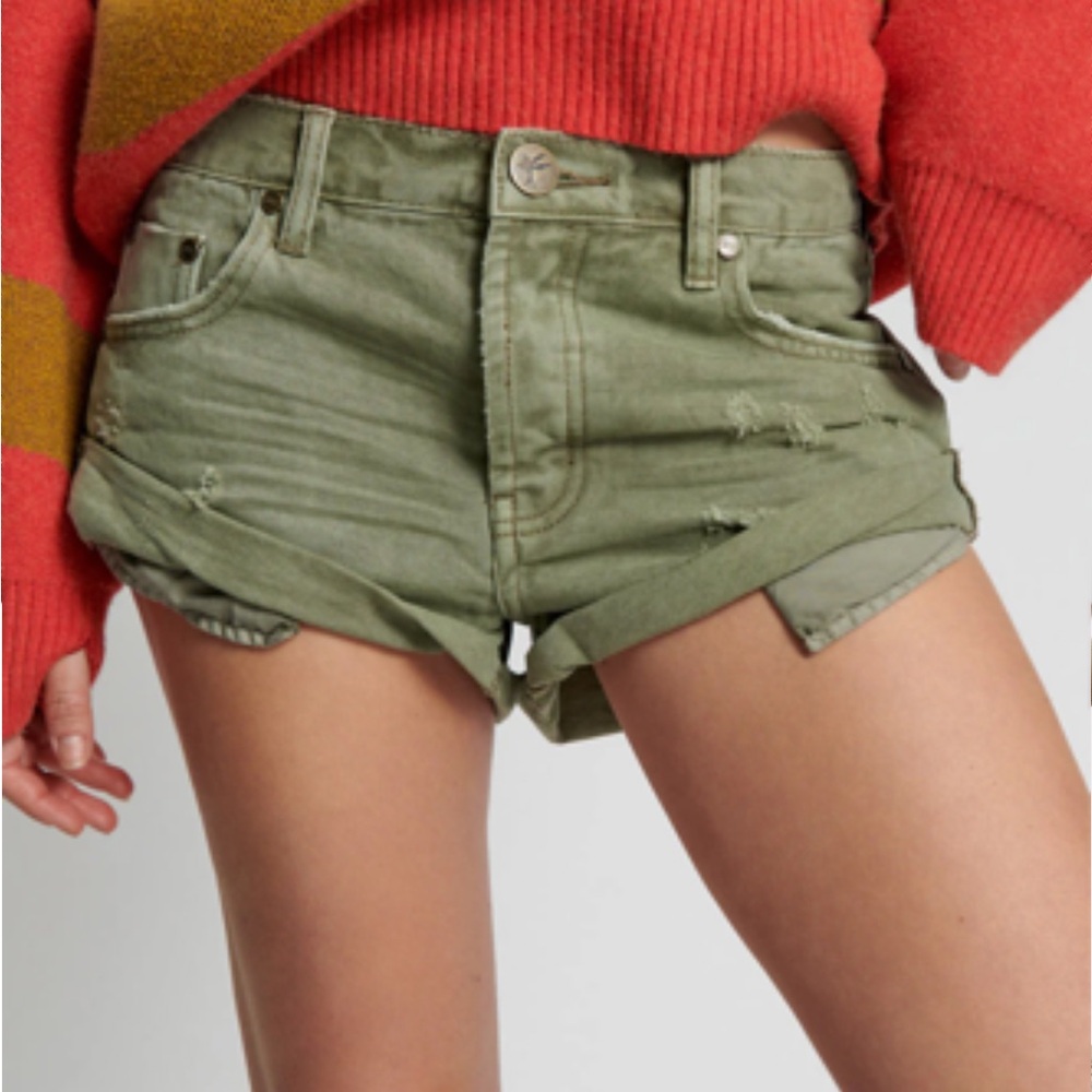NWT Authentic One Teaspoon Bandits Shorts